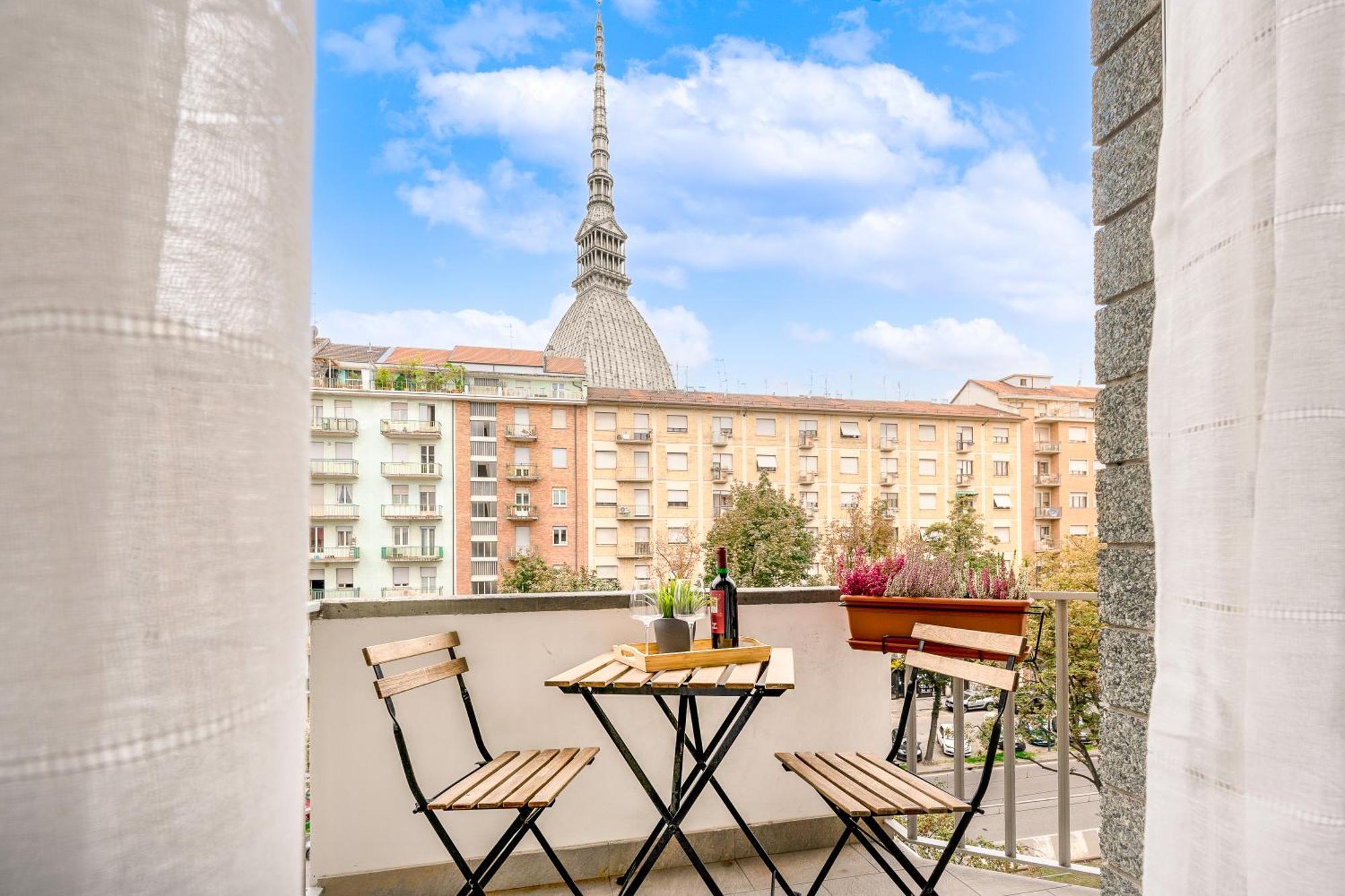 Vista Mole, Centro A 15 Min - Luxury & Fast Wifi Apartment Turin